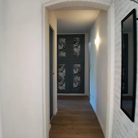 Elegant - 2 - Netflix - Terrasse Apartment